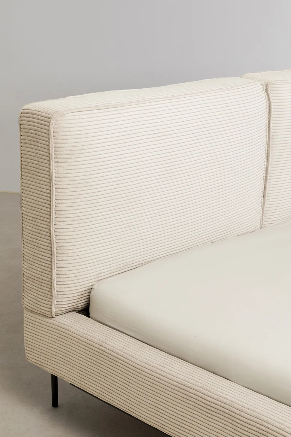 KARE Design Bed East Side Cord Creme 180x200cm Store