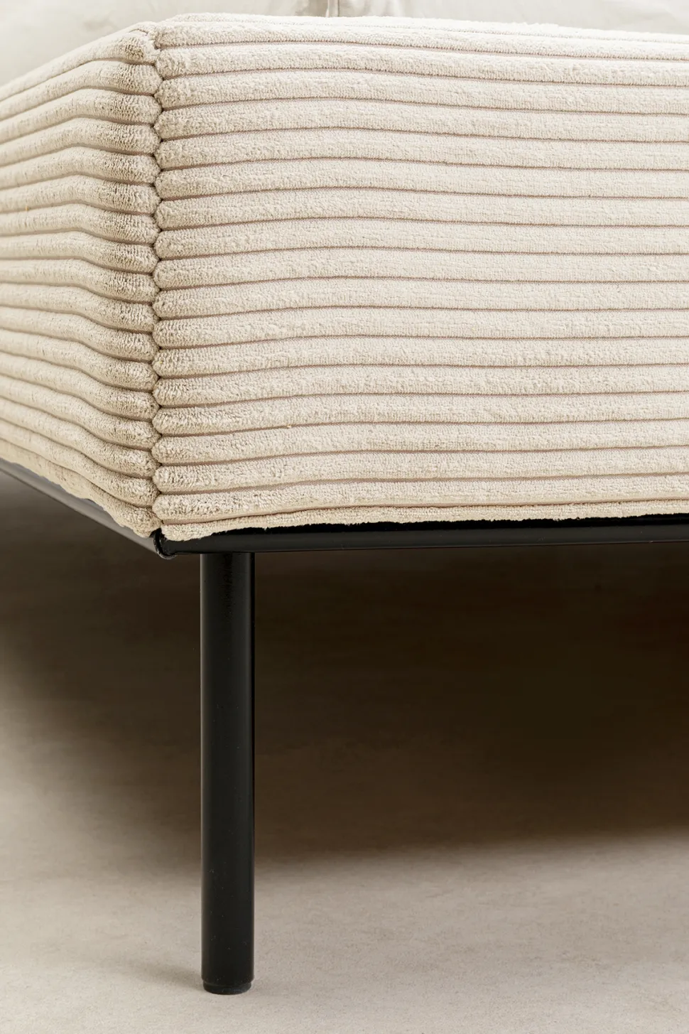KARE Design Bed East Side Cord Creme 160x200cm Online