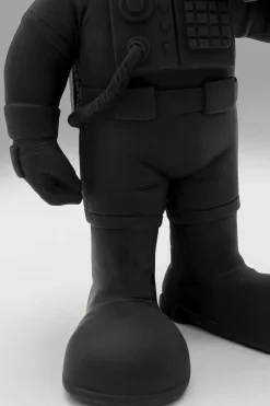 KARE Design Decofiguur Welcome Astronaut Black 27cm Best