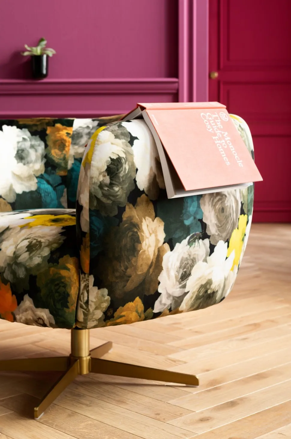 KARE Design Draaistoel Peony Flower Geel Discount