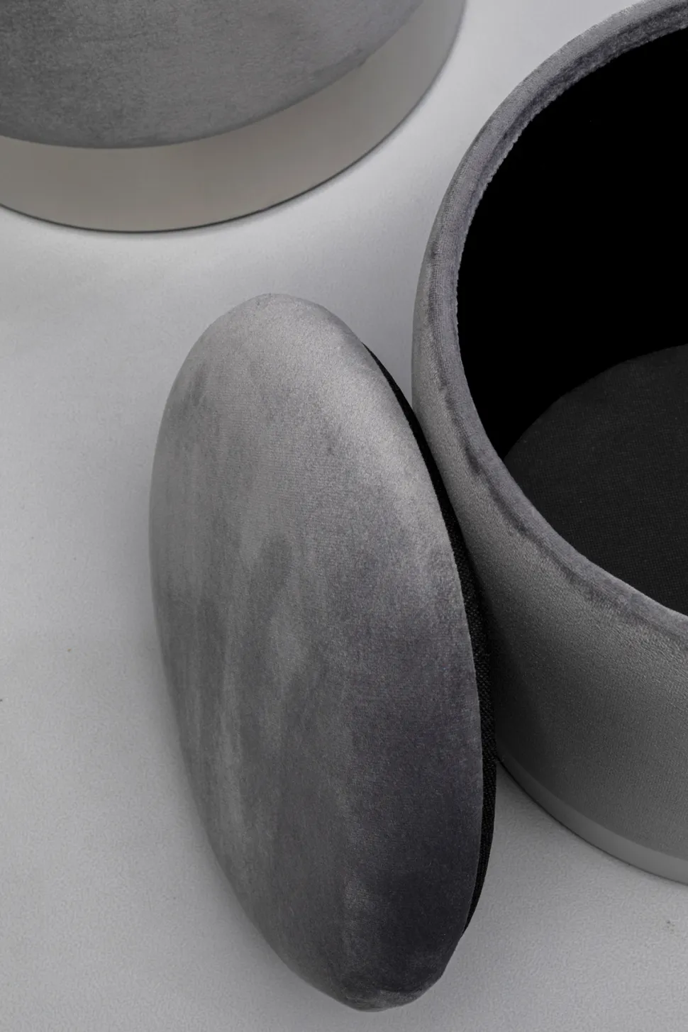 KARE Design Poef Cherry Storage Grey Silver (2/set) Fashion